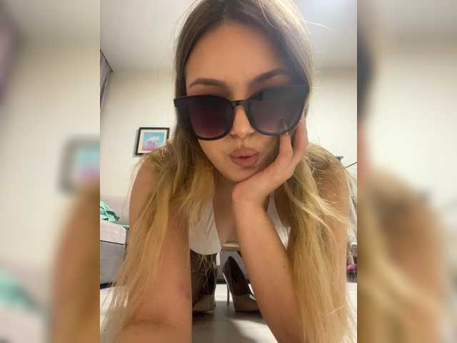 Broadcast Screenshots JULIE21