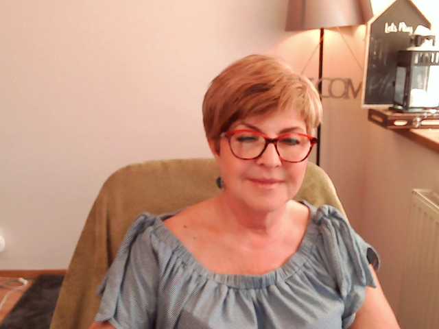 Broadcast Screenshots julieamberx