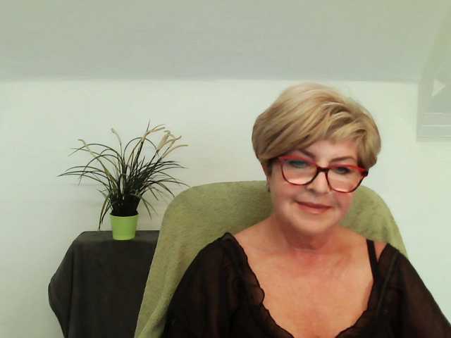 Broadcast Screenshots julieamberx