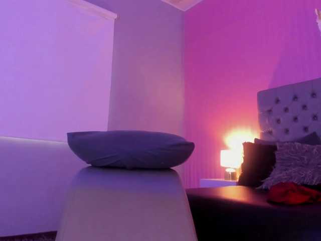 Broadcast Screenshots julietathomps