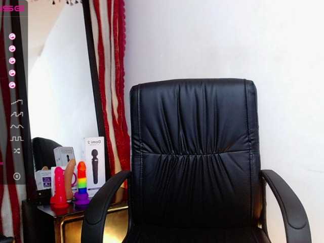 Broadcast Screenshots Emma-bella