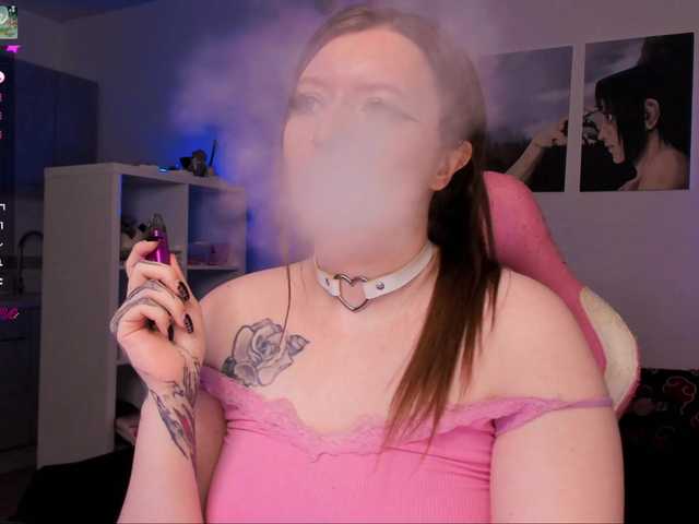 Fotos KarolinaQueen @remain For gaming videocard ♡ Wish the best mood to you ♡ Lovens from 2tk, before pvt tip 200tk and write in pm ♡ I make hot shows, like to communicate and play in Mobile Legends