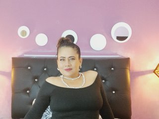 Erotisk videochat KathiaHunt