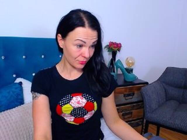 Broadcast Screenshots KendallLUXE