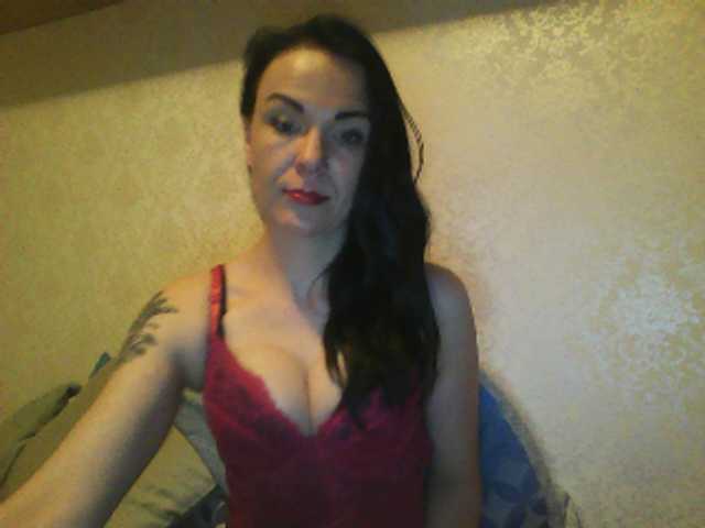 Broadcast Screenshots KendallLUXE