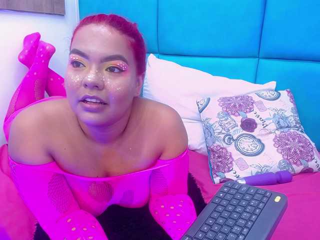 Broadcast Screenshots KendraW03