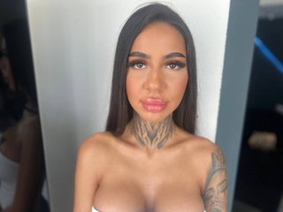 Erotisk videochat KiaraMoreno