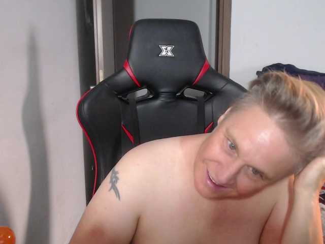 Broadcast Screenshots kinkstakinks76
