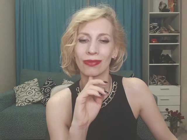 Broadcast Screenshots KirstenDesire