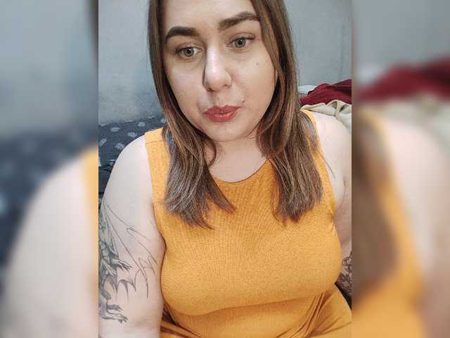 Broadcast Screenshots LadyUniverse