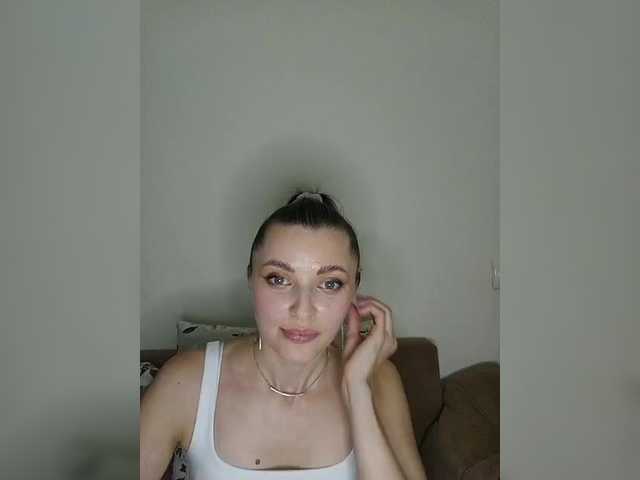 Broadcast Screenshots Lakshmi