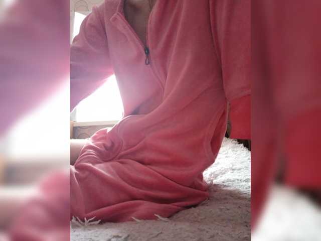 Broadcast Screenshots LauraLeight