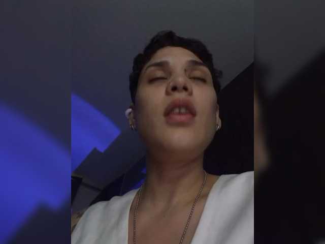 Broadcast Screenshots LauraR