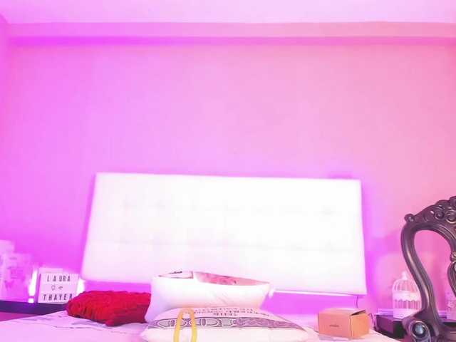 Broadcast Screenshots LauraThayer