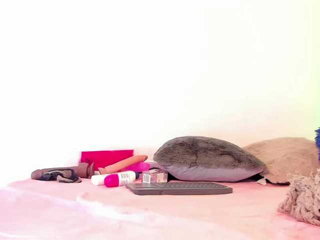 Broadcast Screenshots LauraThayer