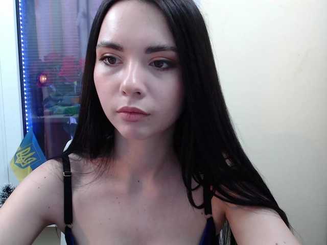 Broadcast Screenshots LeannaDecker