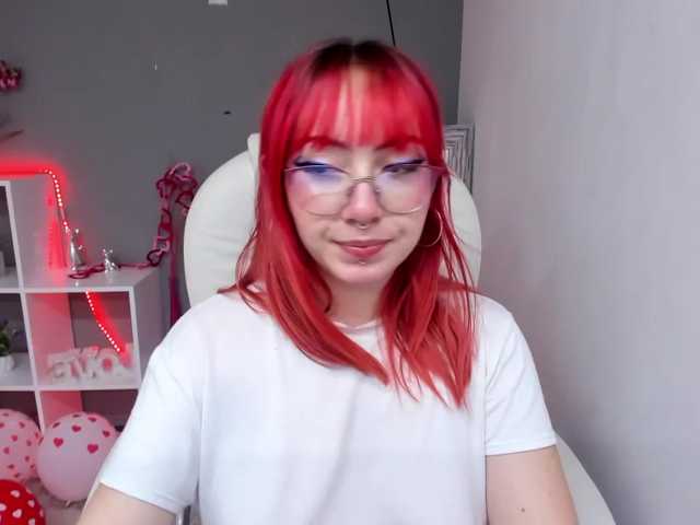 Broadcast Screenshots LeeahCollins