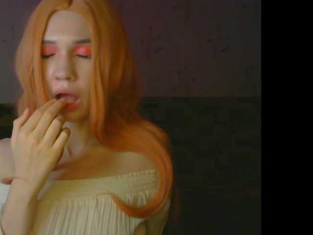 Broadcast Screenshots Alice-Charm