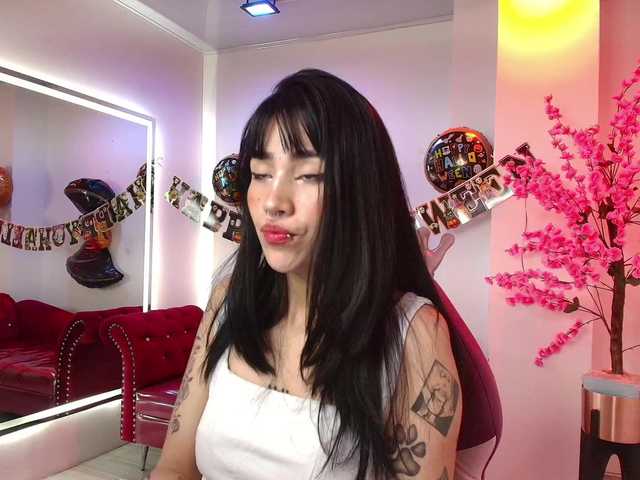 Broadcast Screenshots leia-queens