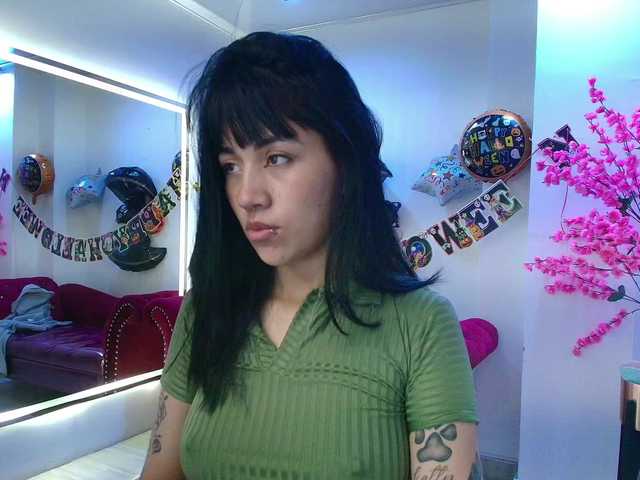 Broadcast Screenshots leia-queens