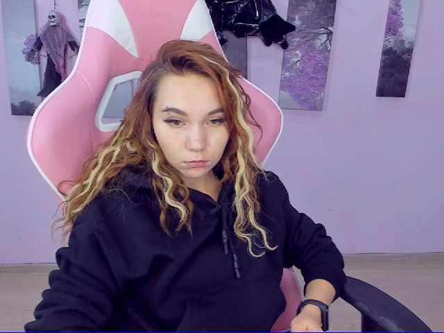 Broadcast Screenshots LessiFox