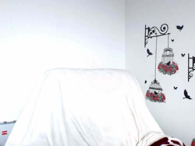 Fotos LexiAnne Hey guys! ..help me to get all those clothes off tipping me and make me shake :) #squirt at 1000 tkn. #ohmibod on! sound of tips make me cum! Tip desire 7-77-777 Let`s play hard and hot, all on! Tip 33 if you like my, 300 ********