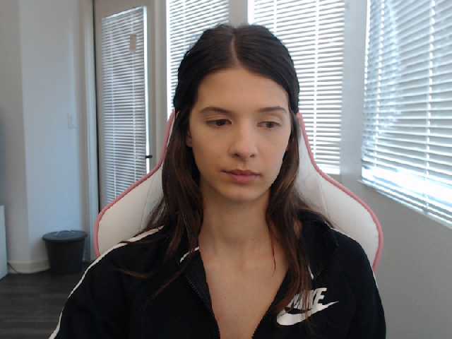 Broadcast Screenshots LexiiXo