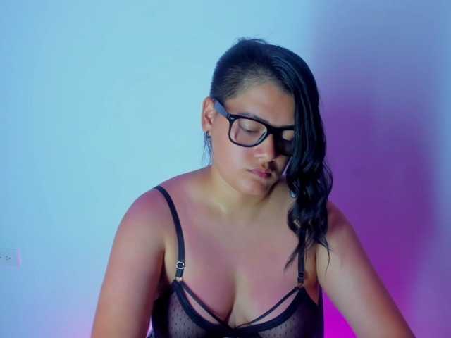 Broadcast Screenshots lia_hot