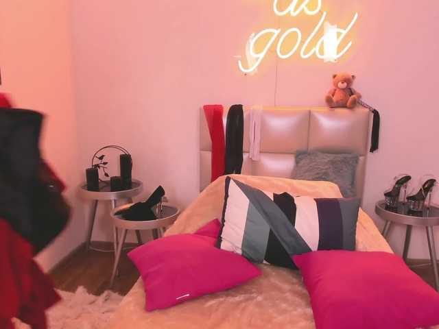 Broadcast Screenshots LiaMona