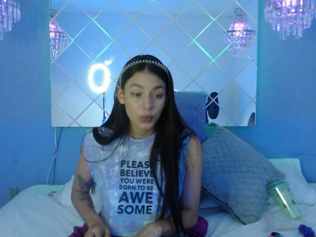 Broadcast Screenshots LiaWilde