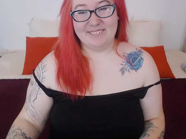 Broadcast Screenshots LinaMoore