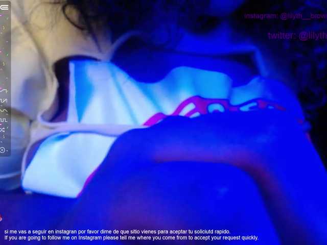 Fotos Lilyth-brown hello welcome to my room, I hope to receive your support and send many tks so that you make me very wet mmm you want to be the owner of my first anal show just send 200,000 tks and you will be the first to have my first anal show 11111 .