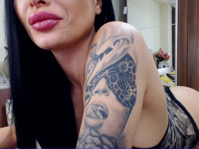 Broadcast Screenshots LizzyAnne