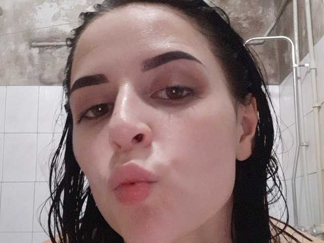 Broadcast Screenshots LonaKisss