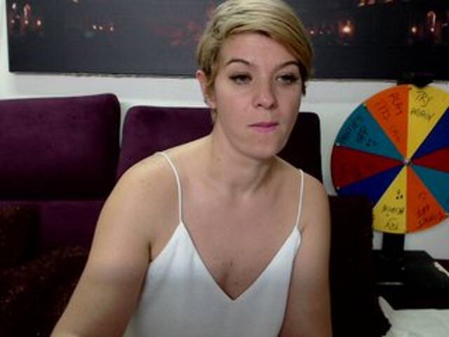 Broadcast Screenshots LuanaSummeryX