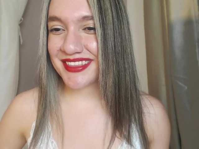 Fotos Luciadallas Red lips, flames and pleasure, i'll be yours, be a gentleman, play with my toys, make vibrate my pussysquirt special show!! @Anal,#teen 22 years old #naughty #with every goal, tease!