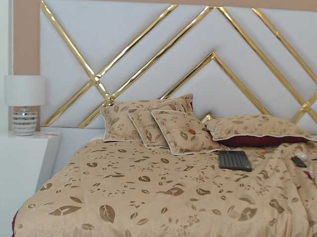 Broadcast Screenshots LucianaCollin