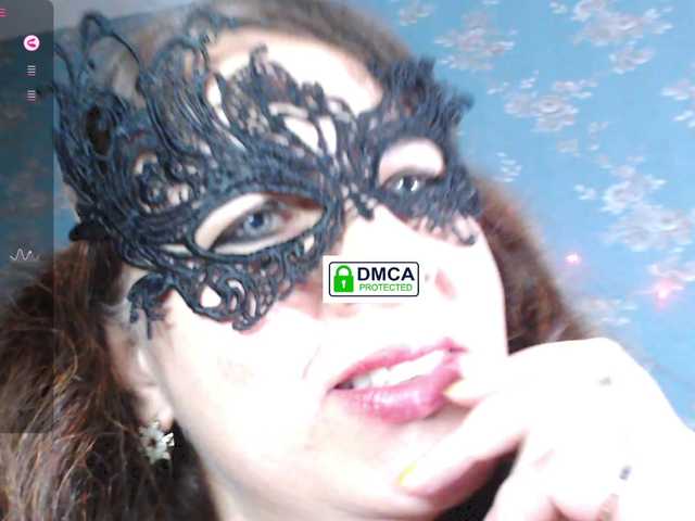 Broadcast Screenshots LucianaSanders