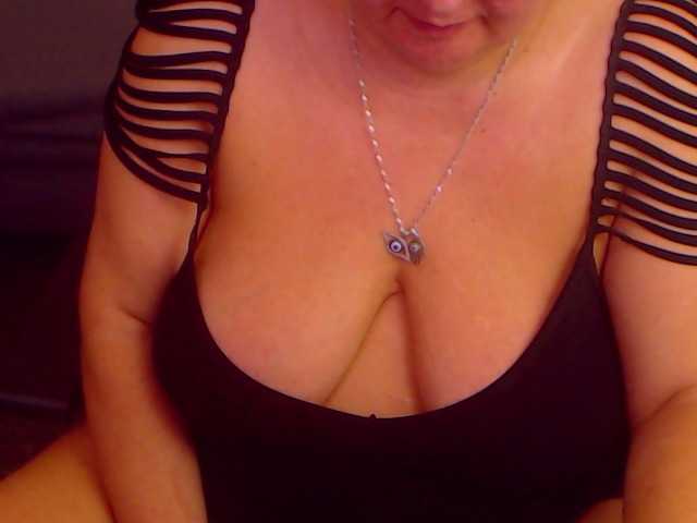 Fotos MadameLeona My deepest weakness is wetness #Lush...#mature #bigboobs #bigass #lush #bbw .. i will show for nice tips !50for tits, 80pussy, 25 feet, 30belly ,45ass, 10 pm,,400naked&play&squirt,c2c 5 mins 40tips,