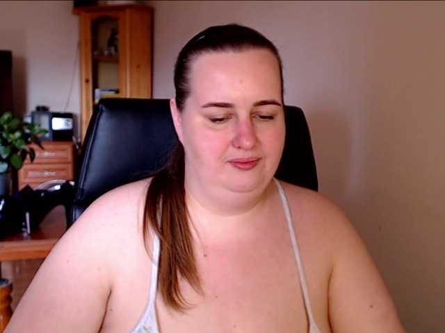 Fotos MadelineFlirt #bigtits #curvy #fetish #domination #BBW