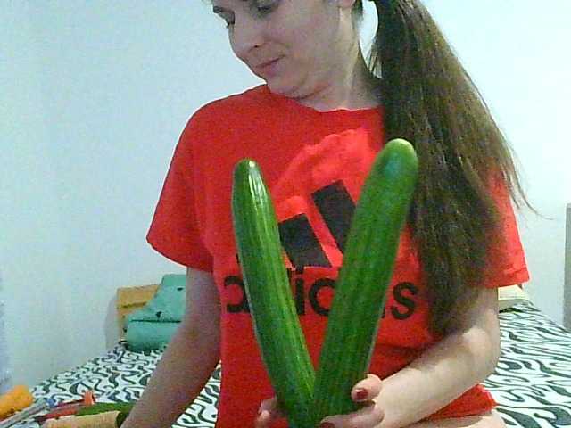 Fotos MagalitaAx go pvt ! i not like free chat!!! all for u in show!! cucumbers will play too