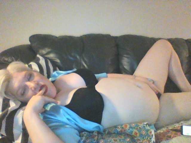 Broadcast Screenshots MakeOutBandit