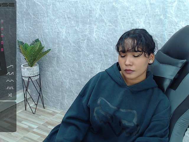 Broadcast Screenshots MaryRouss