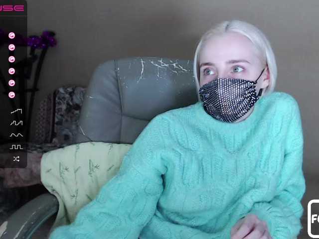 Fotos MaskaLady hello.I'm Elya ^ _ ^ lovens works from 1 token! jerking off to tokens you will like my sounds ) in private: dancing, dildo, cock sucking, fisting, domination, submission! (up to private 250 tokens per chat!) 50000 help me