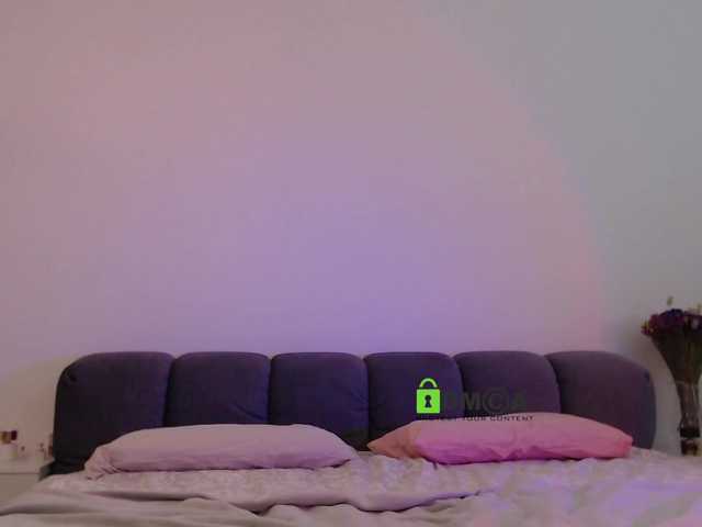 Broadcast Screenshots MaxineDi