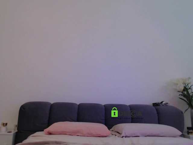 Broadcast Screenshots MaxineDi