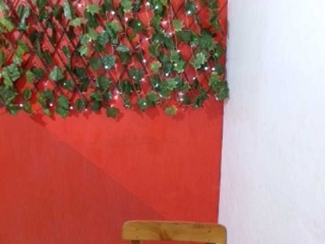 Broadcast Screenshots MayraMeneses