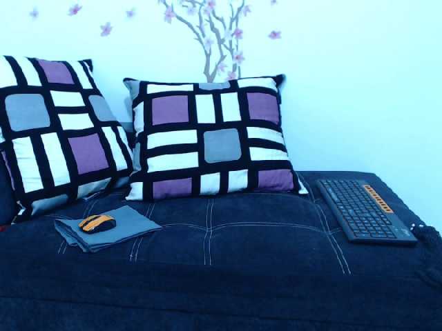 Broadcast Screenshots Mia-Stone