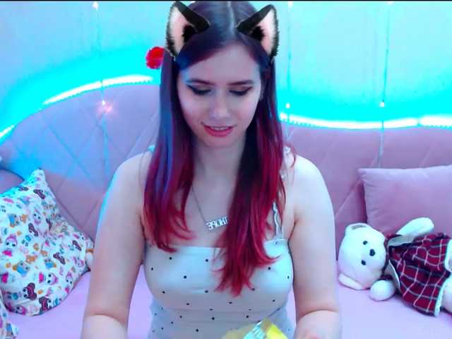 Broadcast Screenshots MikaMoonn1