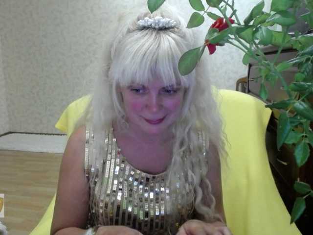 Fotos YoungMistress Lovense ON 5 tok. FOLLOW MY TWITTER @sunnysylvia5 I am Sexy with natural beauty! Long nipples 4cm and pussy with big lips and loud orgasm in private! Like me- put love, give gifts